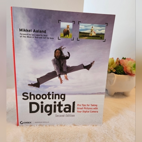 Shooting Digital 2nd-Edition Mikkel Aaland '07 Home Accents Cofffe Table Books - Picture 3 of 14